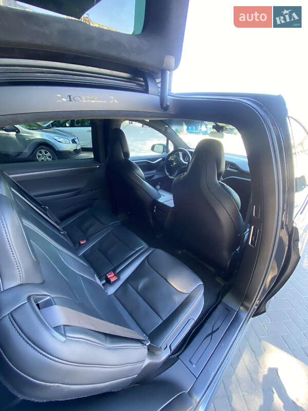 Позашляховик / Кросовер Tesla Model X 2017 в Києві