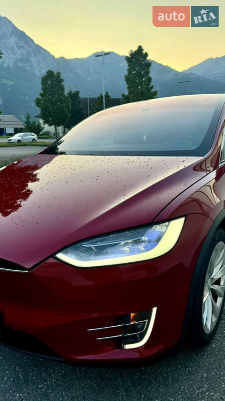 Tesla Model X 2016