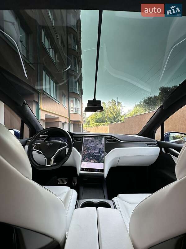 Позашляховик / Кросовер Tesla Model X 2016 в Чернівцях