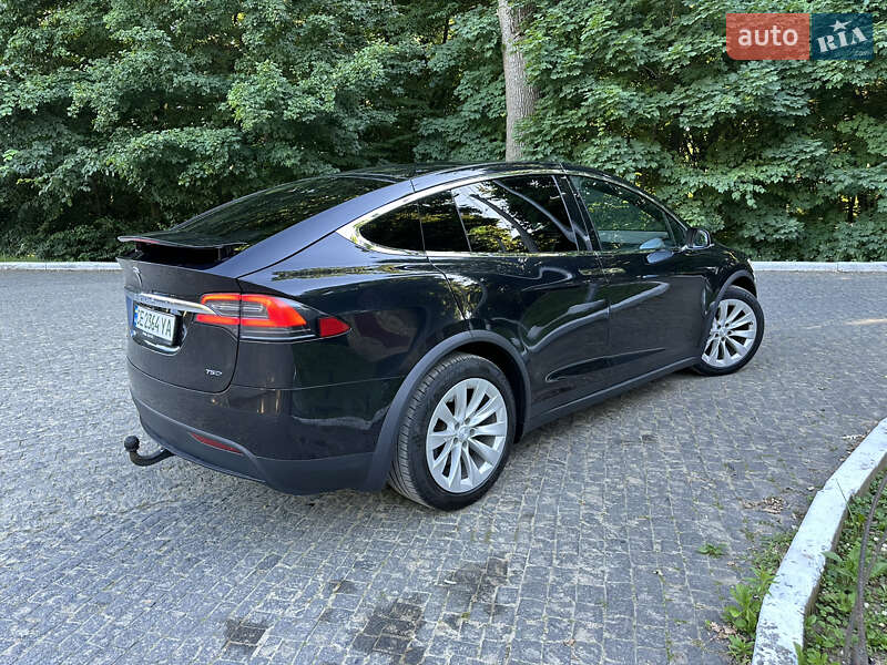 Позашляховик / Кросовер Tesla Model X 2017 в Чернівцях