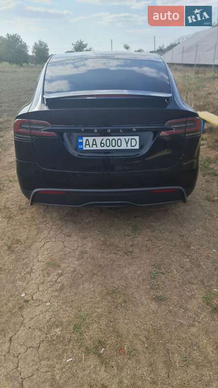Tesla Model X 2023