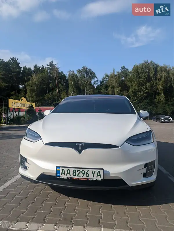 Внедорожник / Кроссовер Tesla Model X 2019 в 