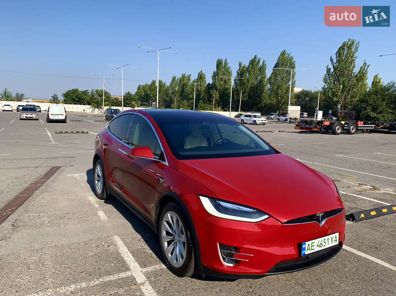 Позашляховик / Кросовер Tesla Model X 2016 в Дніпрі