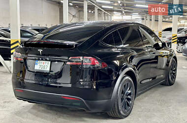 Позашляховик / Кросовер Tesla Model X 2016 в 