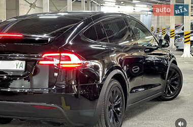 Позашляховик / Кросовер Tesla Model X 2016 в 