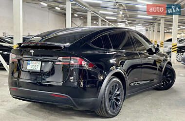 Позашляховик / Кросовер Tesla Model X 2016 в 