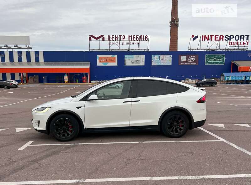 Позашляховик / Кросовер Tesla Model X 2017 в Львові