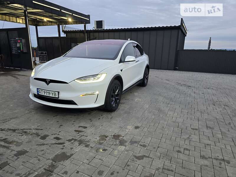 Tesla Model X 2022