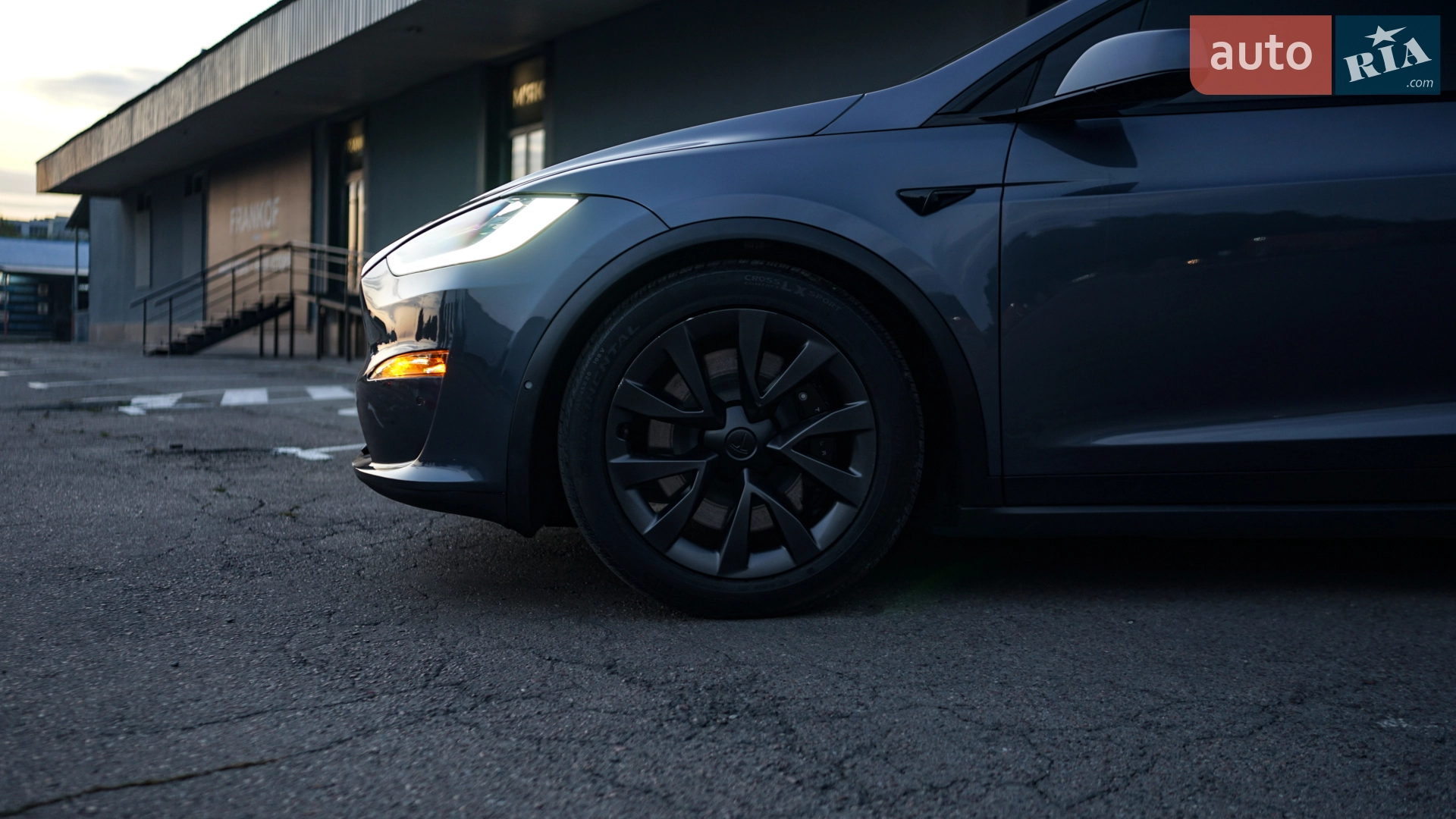 2022 Tesla Model X - мініатюра 3