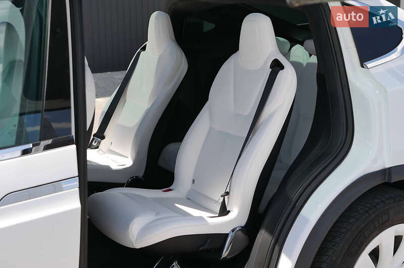 Внедорожник / Кроссовер Tesla Model X 2020 в Киеве