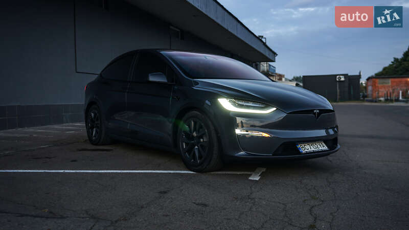 Tesla Model X 2022