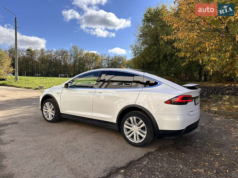 Внедорожник / Кроссовер Tesla Model X 2016 в Ивано-Франковске