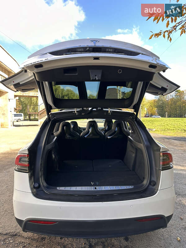 Внедорожник / Кроссовер Tesla Model X 2016 в Ивано-Франковске