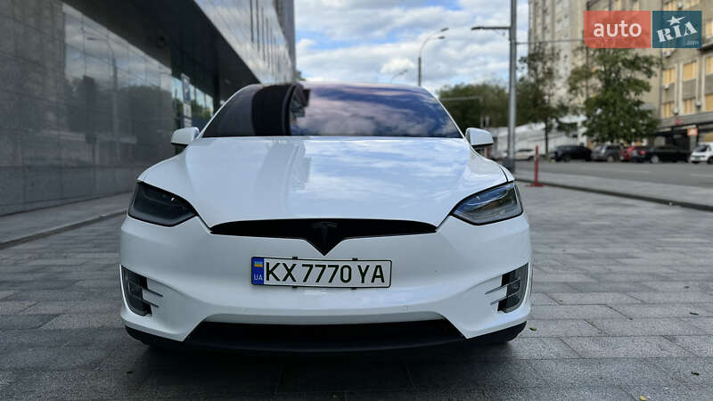 Внедорожник / Кроссовер Tesla Model X 2016 в 