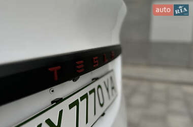Позашляховик / Кросовер Tesla Model X 2016 в Харкові