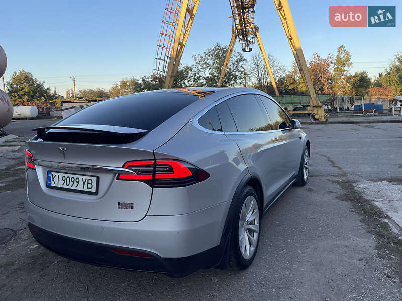 Внедорожник / Кроссовер Tesla Model X 2017 в Николаеве