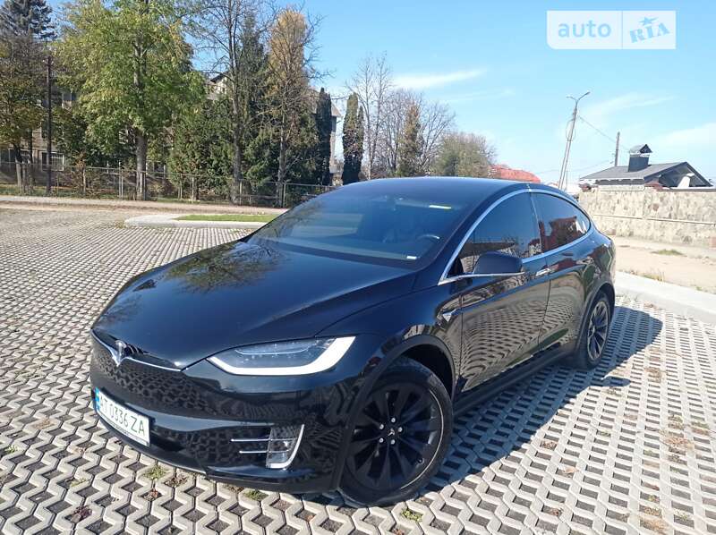 Позашляховик / Кросовер Tesla Model X 2017 в Коломиї