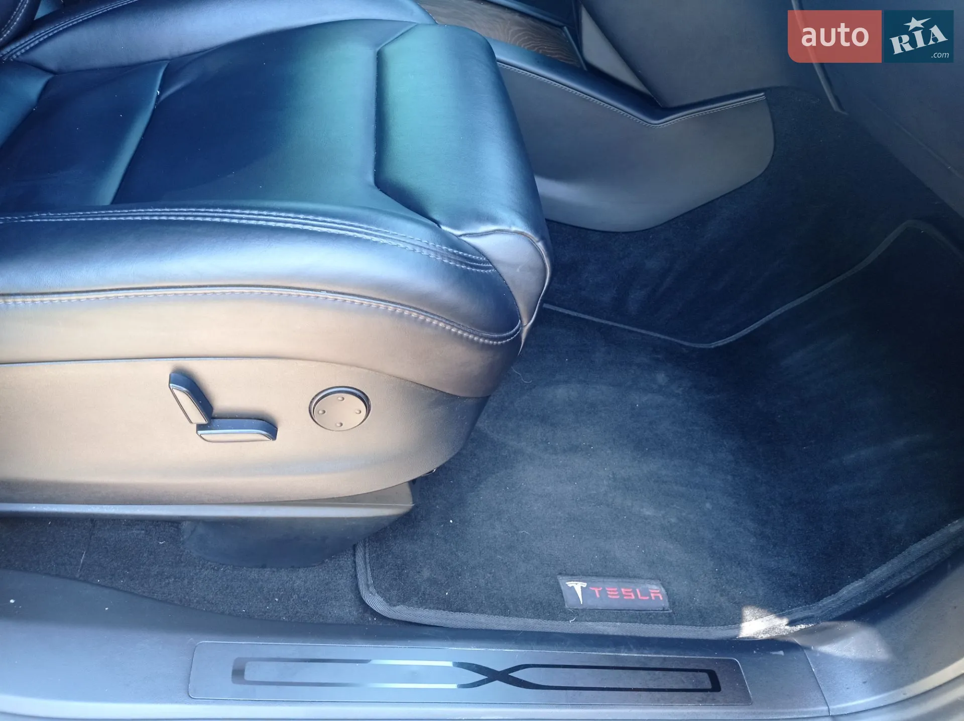 2017 Tesla Model X - мініатюра 32