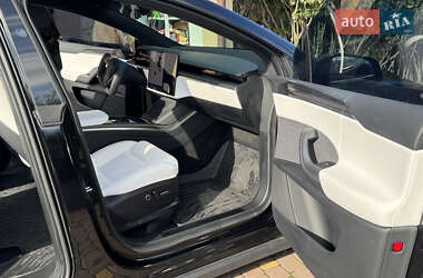 Позашляховик / Кросовер Tesla Model X 2023 в 