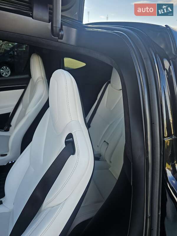 Позашляховик / Кросовер Tesla Model X 2017 в Львові
