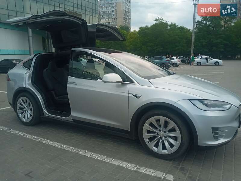 Позашляховик / Кросовер Tesla Model X 2017 в Одесі