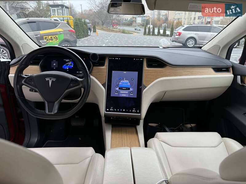 Позашляховик / Кросовер Tesla Model X 2018 в Тернополі