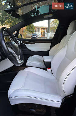 Внедорожник / Кроссовер Tesla Model X 2017 в 