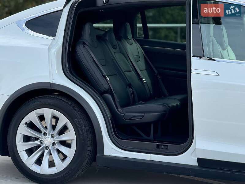 Позашляховик / Кросовер Tesla Model X 2017 в Білій Церкві фото 9 Позашляховик / Кросовер Tesla Model X 2017 в Білій Церкві
