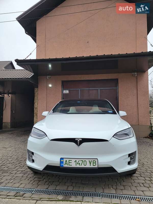 Позашляховик / Кросовер Tesla Model X 2018 в Кривому Розі фото 4 Позашляховик / Кросовер Tesla Model X 2018 в Кривому Розі