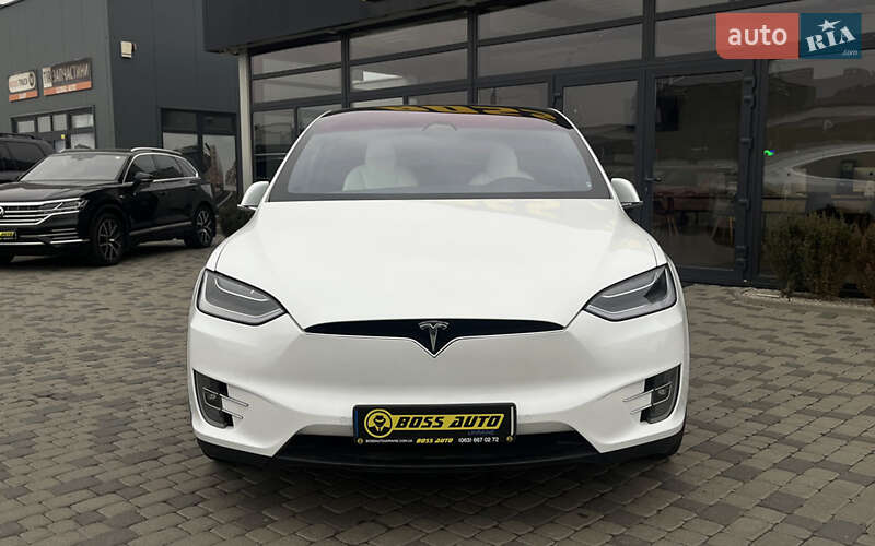 Позашляховик / Кросовер Tesla Model X 2019 в Мукачевому