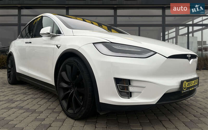 Позашляховик / Кросовер Tesla Model X 2019 в Мукачевому