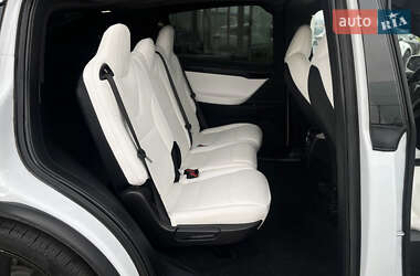 Позашляховик / Кросовер Tesla Model X 2019 в 