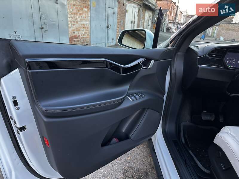 Позашляховик / Кросовер Tesla Model X 2018 в Білій Церкві
