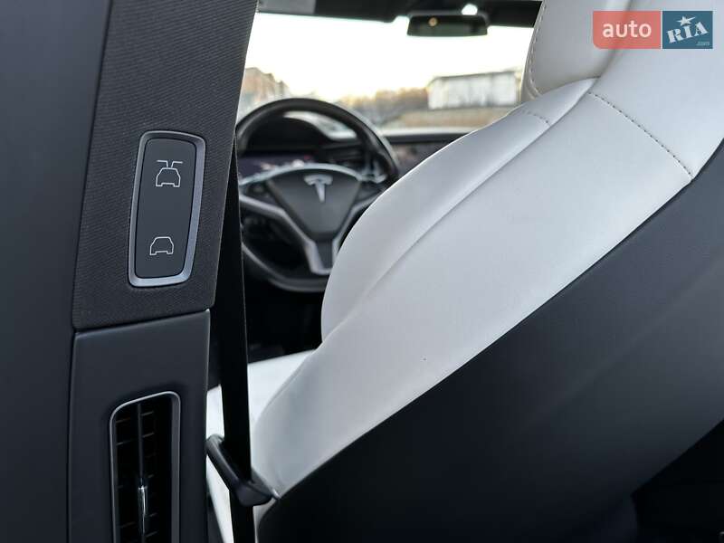 Позашляховик / Кросовер Tesla Model X 2018 в Білій Церкві