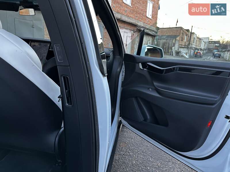 Позашляховик / Кросовер Tesla Model X 2018 в Білій Церкві