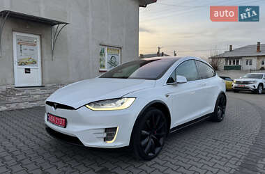 Позашляховик / Кросовер Tesla Model X 2016 в Луцьку