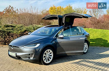 Внедорожник / Кроссовер Tesla Model X 2018 в 