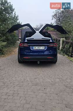 Позашляховик / Кросовер Tesla Model X 2016 в Рівному