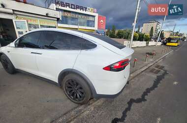 Внедорожник / Кроссовер Tesla Model X 2016 в 