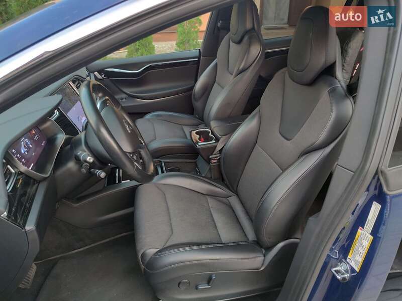 Внедорожник / Кроссовер Tesla Model X 2017 в Нетешине фото 6 Внедорожник / Кроссовер Tesla Model X 2017 в Нетешине