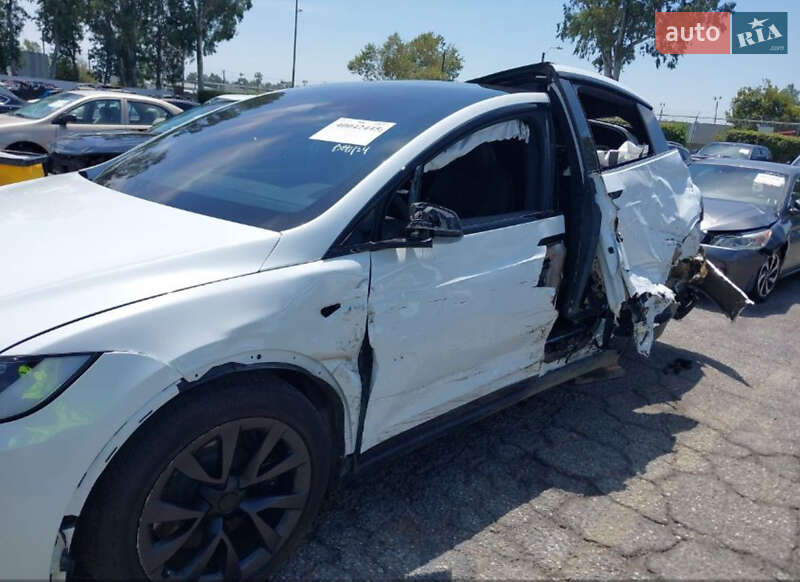 Позашляховик / Кросовер Tesla Model X 2023 в Чернівцях
