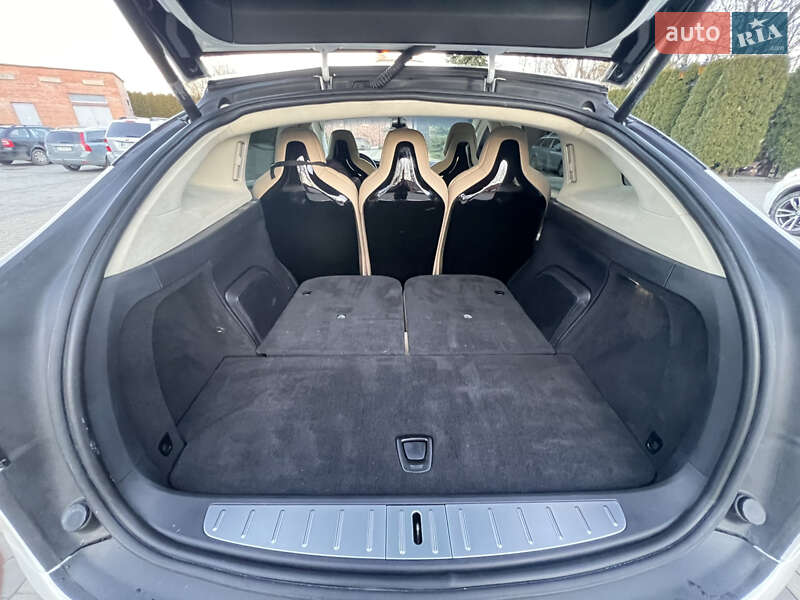 Позашляховик / Кросовер Tesla Model X 2016 в Львові