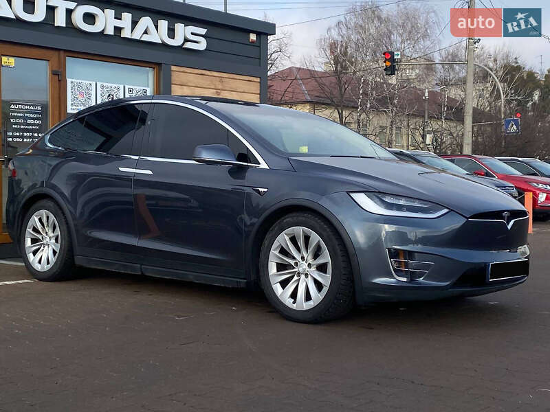 Tesla Model X 2018