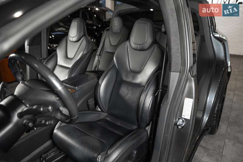 Позашляховик / Кросовер Tesla Model X 2019 в Одесі фото 30 Позашляховик / Кросовер Tesla Model X 2019 в Одесі
