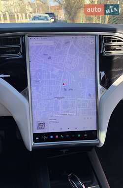 Позашляховик / Кросовер Tesla Model X 2017 в Львові