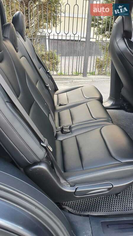 Позашляховик / Кросовер Tesla Model X 2019 в Дніпрі