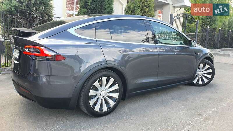Позашляховик / Кросовер Tesla Model X 2019 в Дніпрі