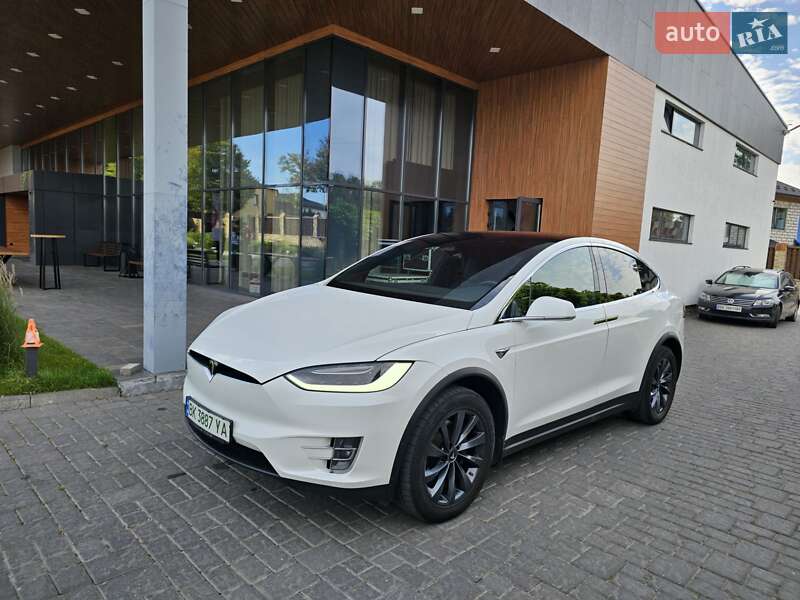 Внедорожник / Кроссовер Tesla Model X 2018 в Ровно