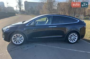 Позашляховик / Кросовер Tesla Model X 2017 в Івано-Франківську