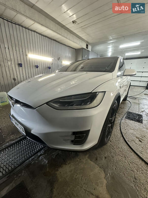 Позашляховик / Кросовер Tesla Model X 2016 в Дніпрі фото 4 Позашляховик / Кросовер Tesla Model X 2016 в Дніпрі